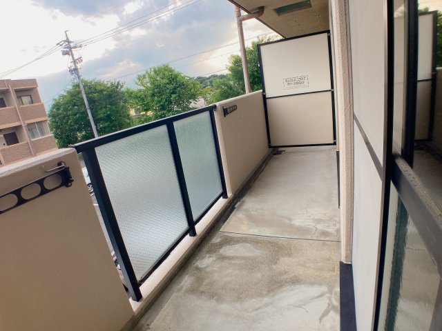 ロイヤルヒルズ山代参番館のバルコニー