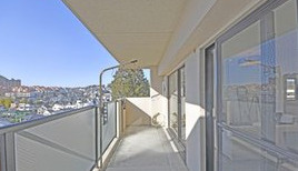 ダイアパレスつづきの丘のバルコニー|ここから見る眺望も大空も頑張ったあなただけの特等席となるバルコニーになりそうですね。