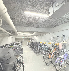 ダイアパレスつづきの丘の駐輪場|駐輪場は屋内に配置され、雨や錆、ほこりから大切な自転車を守ってくれます。