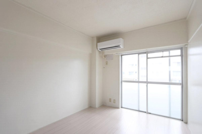 【居間・リビング】 | ビレッジハウス石脇1号棟 | ※写真は同タイプの物件です。