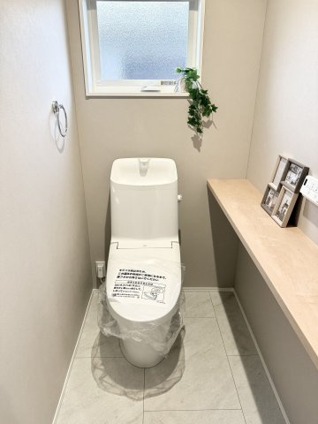 久留米市善導寺町木塚　新築戸建【5号棟】のトイレ