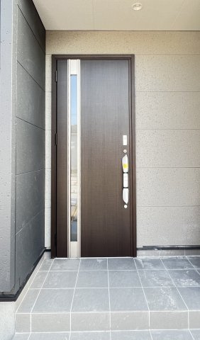 大和高田市西坊城第9期の玄関|落ち着いた玄関