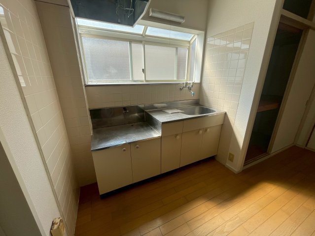 【キッチン】 | ファミールHIRO Ⅽ | 広々キッチンで料理も楽しく