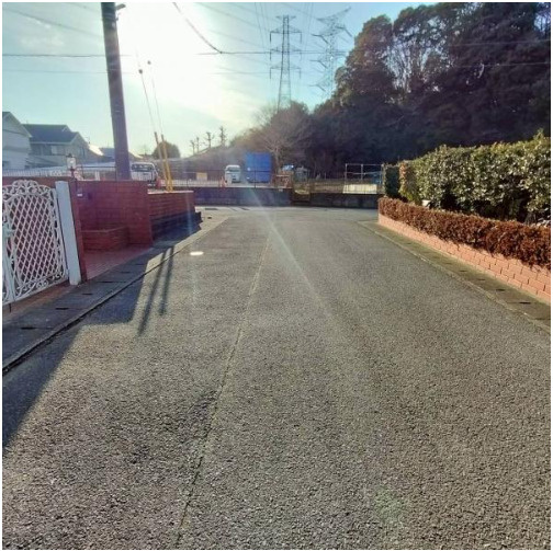野田市西三ヶ尾　中古戸建　昭和63年築の前面道路含む現地写真