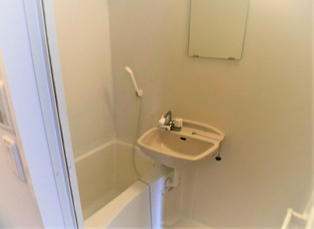 【浴室】 | 設備仕様は号室により異なる為、現況を優先とします。