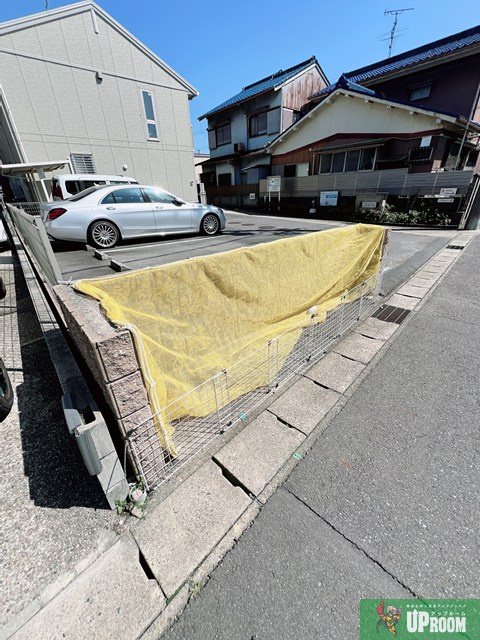 リリーフ佳の駐車場