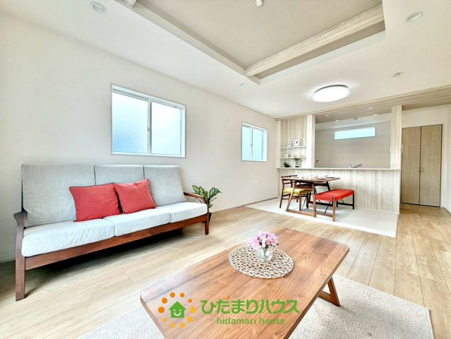 羽生市南羽生1丁目　新築一戸建て　の居間・リビング|17.5帖の大型LDK！！