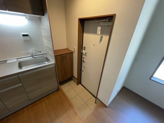 グレージュ根津の玄関