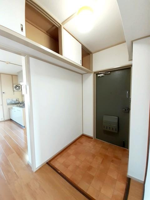 第一コーポ学苑の玄関