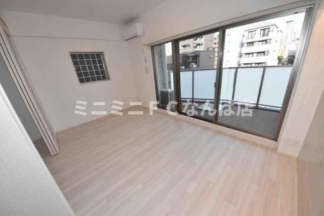 プレジオ松屋町の居間・リビング