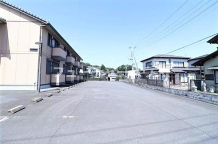 グランドソレイユの駐車場