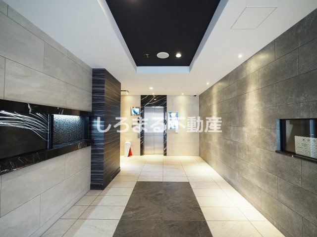 プレサンス天神橋筋六丁目ヴォワールのロビー