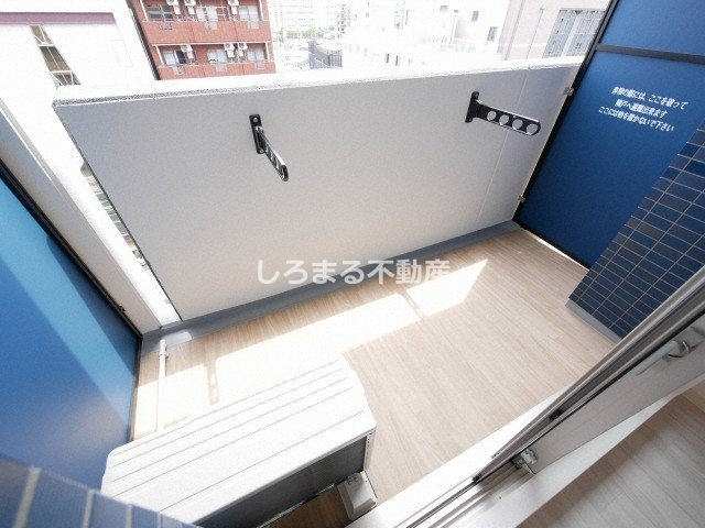 プレサンス天神橋筋六丁目ヴォワールのバルコニー