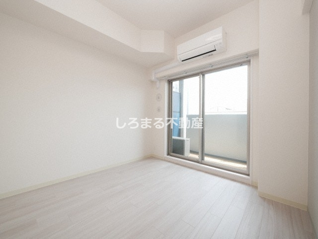 プレサンス天神橋筋六丁目ヴォワールの居間・リビング