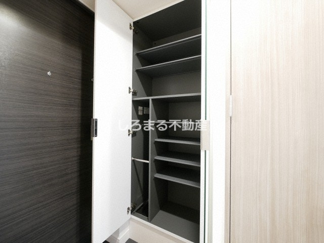 プレサンス天神橋筋六丁目ヴォワールの収納