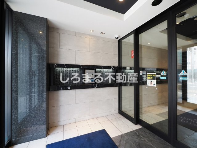 プレサンス天神橋筋六丁目ヴォワールのエントランス