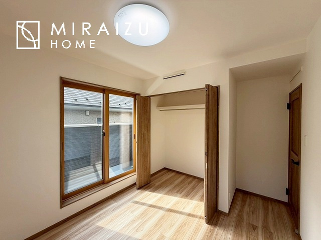 【庭】 | 青く澄み渡った綺麗な空と、陽の光をたっぷりと受ける、そんな新築住宅で新生活をスタートしてみませんか？見学・ご相談等、ミライズホーム(株)までお気軽にご連絡下さい♪