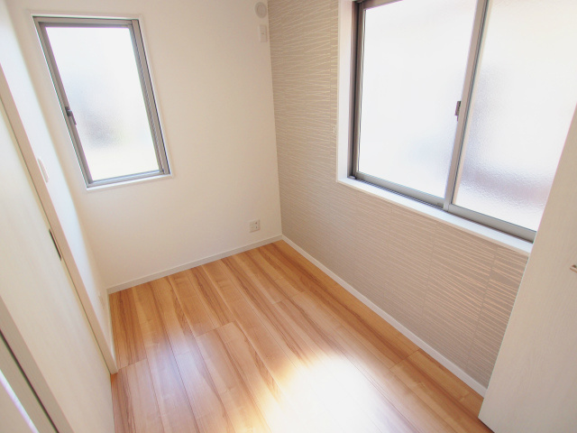 ロイヤルヴィラ向洋 Aの洋室