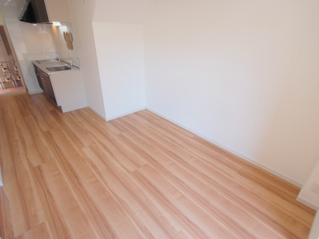 ロイヤルヴィラ向洋 Aの居間・リビング