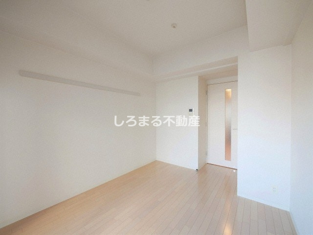 プレサンス天満橋アンジェの居間・リビング