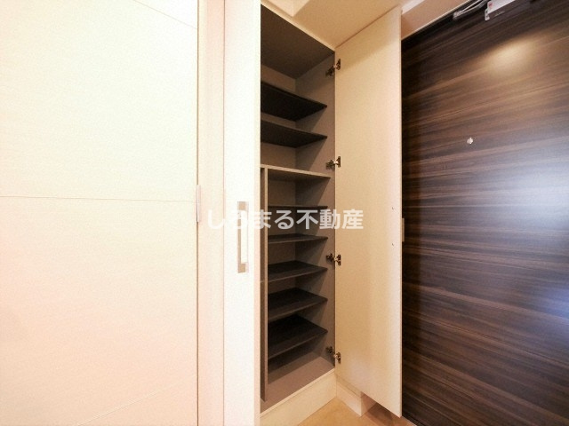 プレサンス天満橋アンジェの収納