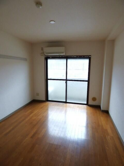 サンライズ三番館の寝室|他部屋参考写真