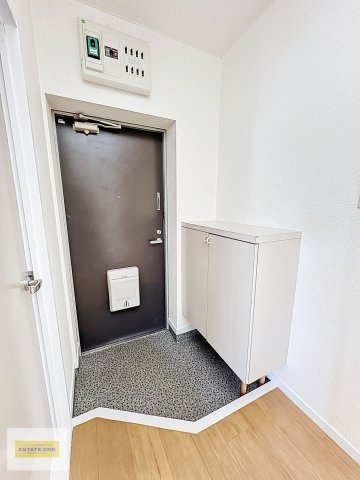 ハイツ葭井戸の玄関