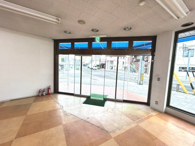 籠田町　丸万ビルの内装