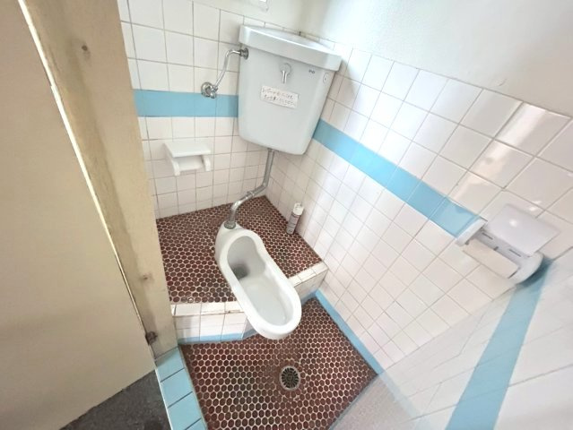 籠田町　丸万ビルのトイレ