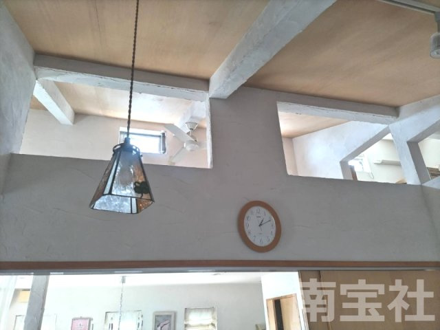 【内装】 | 高窓からも明るい光が入り込みます♪