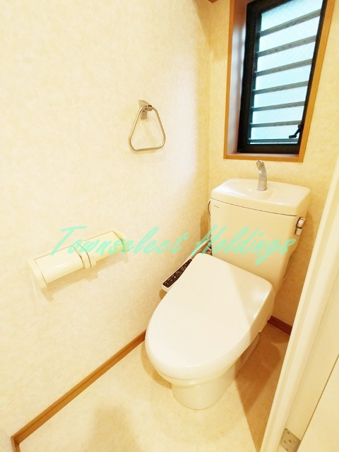 藤沢市藤沢の賃貸マンションのトイレ