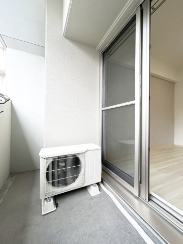 BSレジデンス栄(旧グランルージュ栄)のバルコニー|類似です