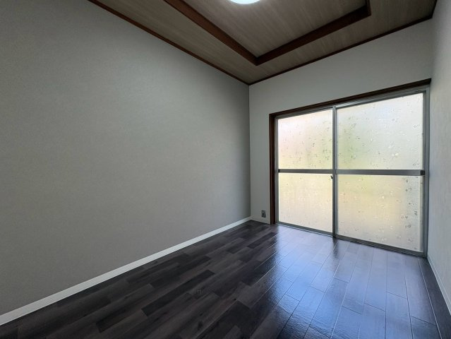 甲田戸建ての洋室