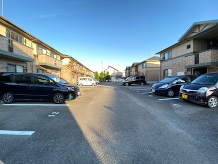 メゾン･テルシャトー C棟の駐車場|駐車場