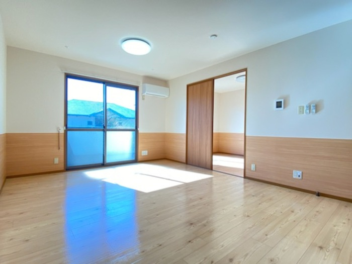 メゾン･テルシャトー C棟の居間・リビング|LDK（１１．５帖）