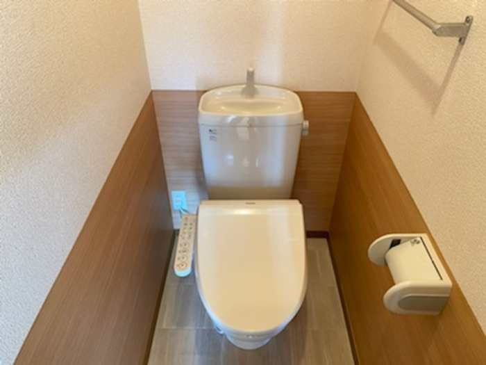 メゾン･テルシャトー C棟のトイレ|温水洗浄暖房便座