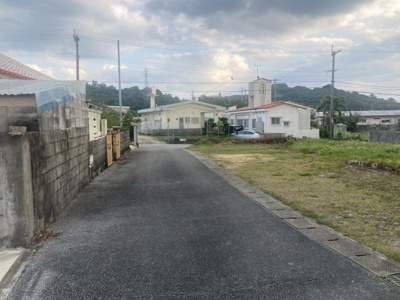 【前面道路含む現地写真】 | うるま市勝連南風原（限定1区画） | ※東側公道4m♪