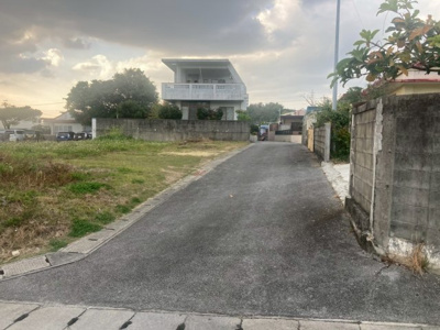 【前面道路含む現地写真】 | うるま市勝連南風原（限定1区画） | ※東側公道4m♪