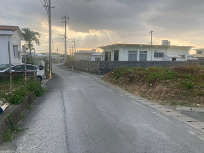 【前面道路含む現地写真】 | うるま市勝連南風原（限定1区画） | ※南側公道5m♪