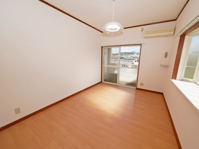 ＩＴ’Ｓ二日市の居間・リビング