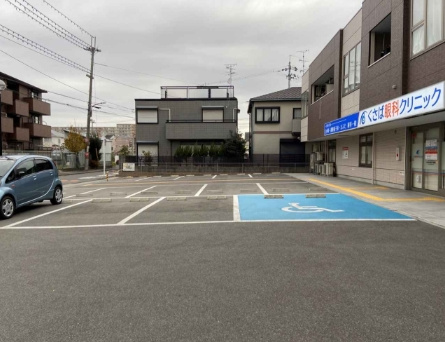 エクセレントコートの駐車場