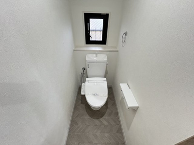 【トイレ】 | ロイヤルシャトー夙川公園 | 清潔感のあるトイレです
