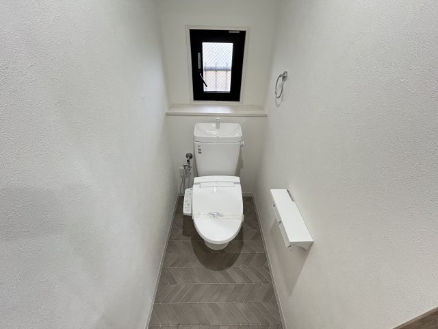 【トイレ】 | ロイヤルシャトー夙川公園 | 清潔感のあるトイレです