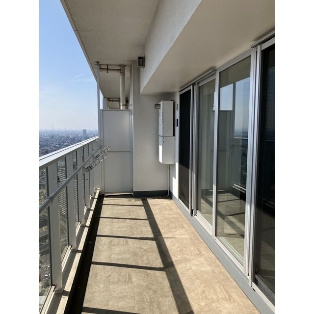 津田沼ザ・タワーのロビー