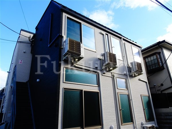 クレシェンド学芸大学の外観