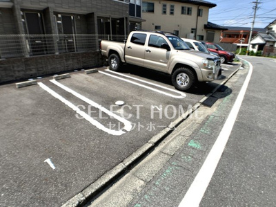 【駐車場】 | ディモーラ | 車をお持ちの方に嬉しい駐車場付きの物件です