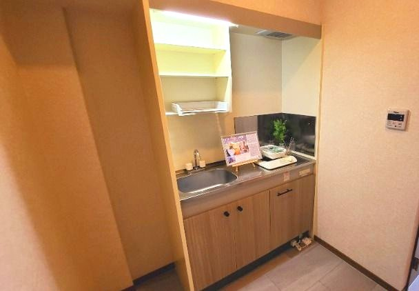 グリーンヒル黒髪のキッチン