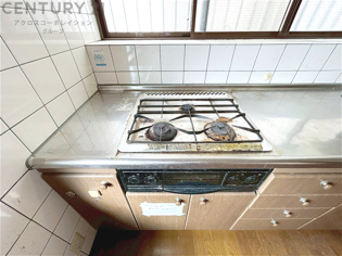 多数の調理器具を同時に使用でき、料理の効率化が可能。省エネで節約になり、様々な料理スタイルに適応できます。また、火力調整が独立しており、手入れや掃除もしやすく、今よりもっとお料理が楽しくなるかも。