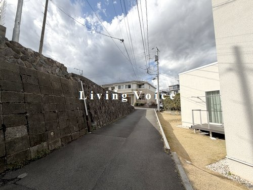 【前面道路含む現地写真】 | 【仲介手数料０円】伊勢原市沼目5丁目　土地（売地）　建築条件なし | 【仲介手数料０円】伊勢原市沼目5丁目　土地（売地）　建築条件なし