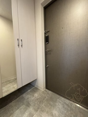 エスリードレジデンス大阪福島サウスフラッツの玄関